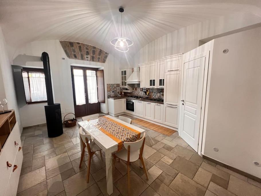 A Casa Di Ty Appartement Caserta Buitenkant foto